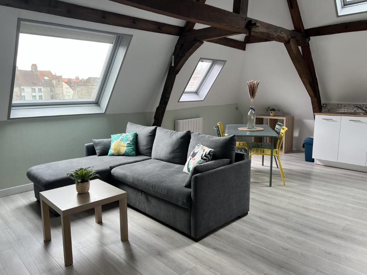 Appartement Le Saint Haut Centre Ville A Saint-Omer Bagian luar foto